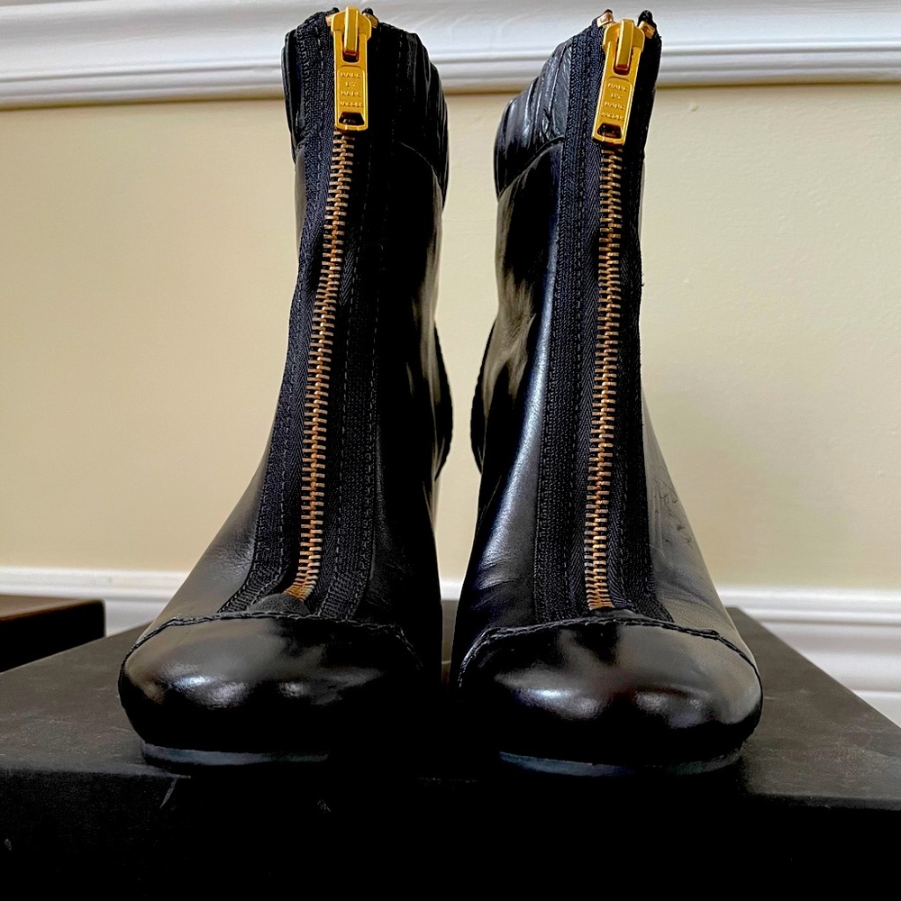 MARC JACOBS zipped heeled boots